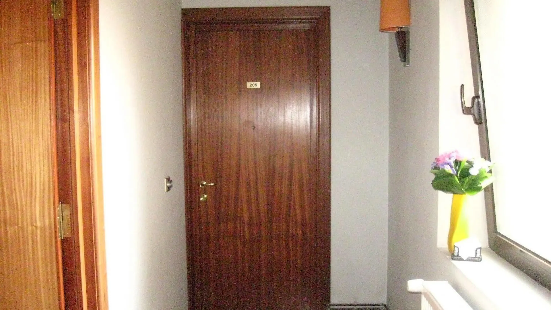 Tania-Frankfurt Hotel